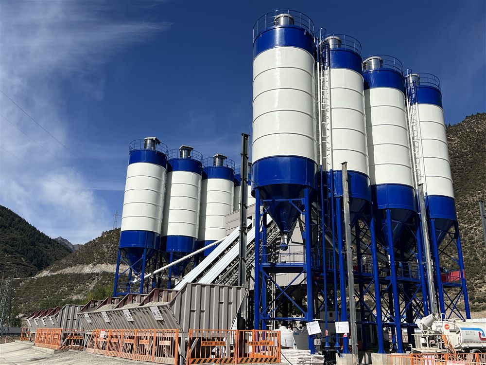 Turkey HZS180 double-line concrete batching plant project with high-capacity stationary layout